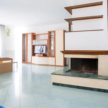 Via 800 Martiri Apartment *